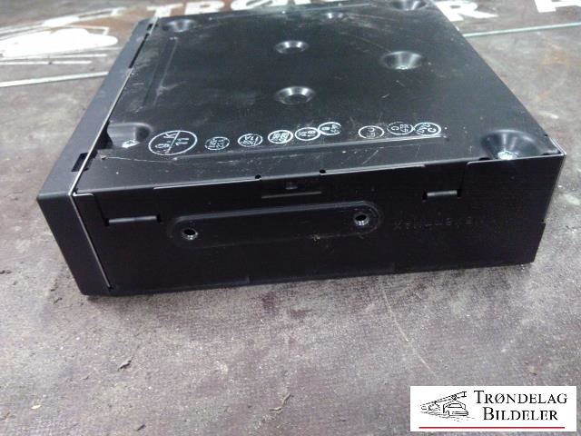Bilstereo CD-veksler til Volvo V70 2007-2013 (Type III, Fase 1)  (DENSO|6G92 10E887BL|462100-9140|)