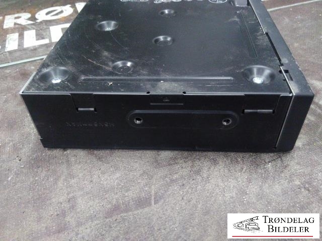 Bilstereo CD-veksler til Volvo V70 2007-2013 (Type III, Fase 1)  (DENSO|6G92 10E887BL|462100-9140|)