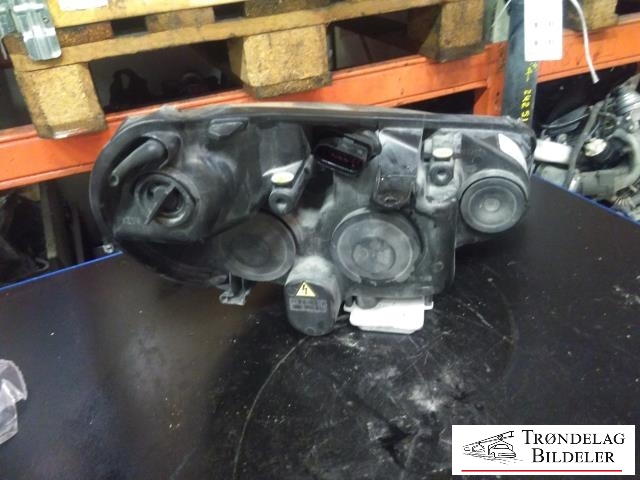 Frontlykt venstre xenon til Ford S-Max 2006-2010 (Type I, Fase 1)  (HELLA|6M21-13D155-AE|1ZS 009 250-41|)