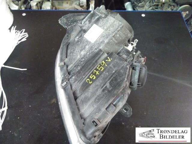 Frontlykt venstre halogen til Mercedes B-Klasse 2008-2011 (Fase 2) (W245) (W245) (AL|A1698207761|301247201|)