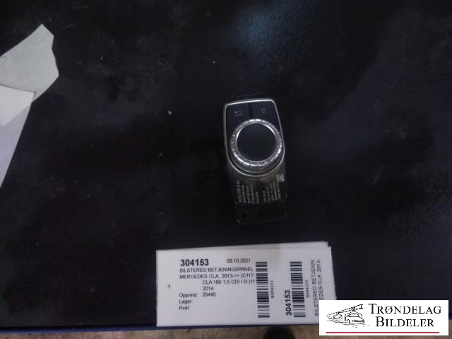 Bilstereo betjeningspanel til Mercedes CLA, 2013-2019 (C117) (C117) (A 246 900 13 09)