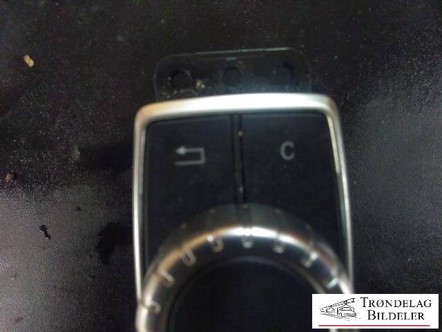 Bilstereo betjeningspanel til Mercedes CLA 2013-2019 (C117) (C117) (A 246 900 13 09|)