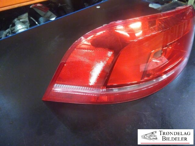 Baklykt venstre ytre til VW Passat 2011-2015 (B7) (B7) (3AF945095C|605001 LI|)