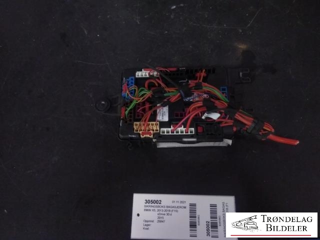 Sikringsboks bagasjerom til BMW X5, 2013-2018 (F15) (F15) (9316569 02)