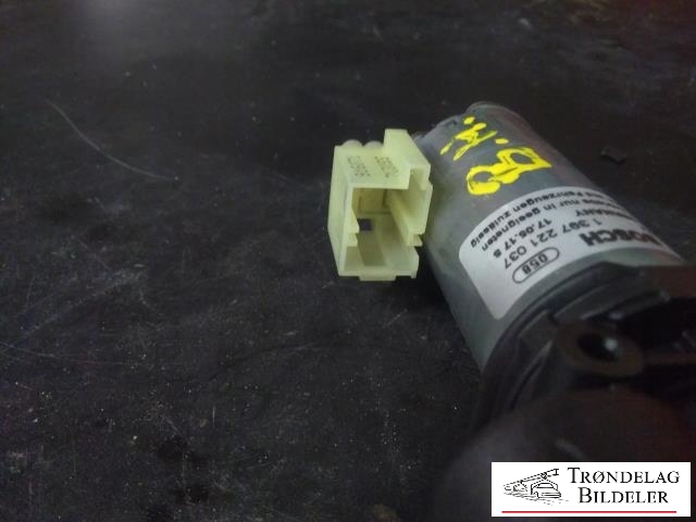 Baklukeåpner motor til Audi A4 2015-2019 (Type V, Fase 1) (B9) (B9) (BOSCH|1 397 221 037|)