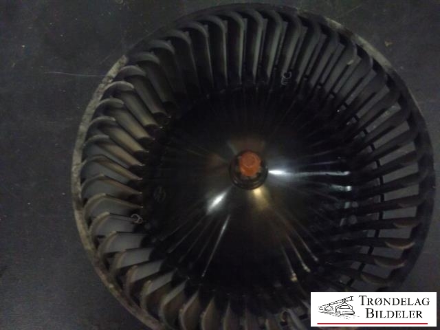 Varmeapparat motor til Audi A4 2015-2019 (Type V, Fase 1) (B9) (B9) (BROSE|C24245-106|CZ997007|4M1 820 021 A)