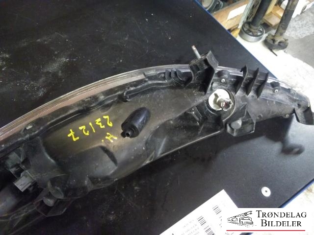 Frontlykt høyre halogen til Nissan Juke 2010-2014 (Fase 1)  (261201KL0B|261201KL0C|)