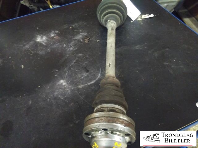 Drivaksel venstre foran, diesel/manuell til VW Transporter / Caravelle 2003-2009 (Fase 1) (T5) (T5) (|7E0 407 271 N)