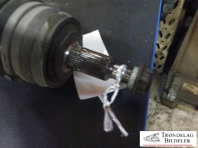 Drivaksel venstre foran, diesel/manuell til VW Transporter / Caravelle 2003-2009 (Fase 1) (T5) (T5) (|7E0 407 271 N)