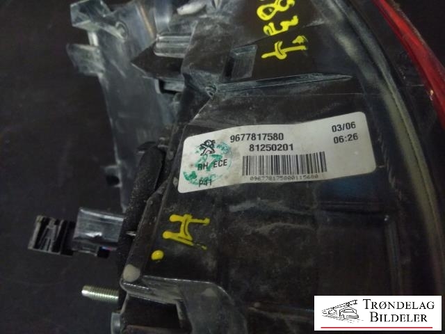 Baklykt høyre ytre til Peugeot 308 2013-2021 (Type II)  (VALEO|9677817580|81250201|)