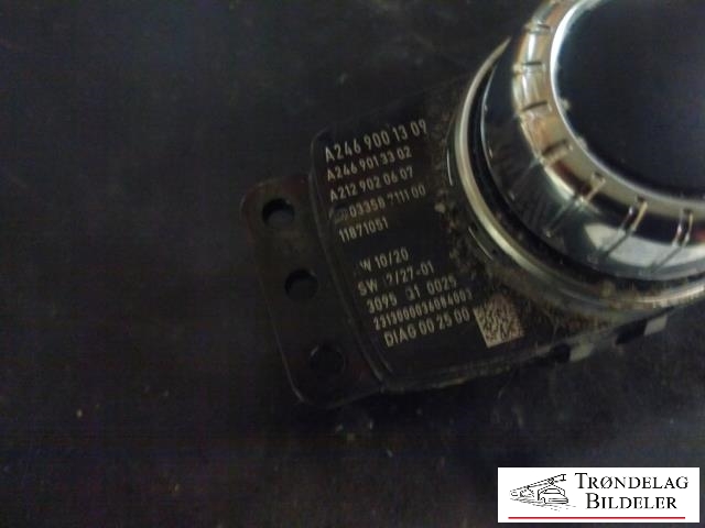 Bilstereo betjeningspanel til Mercedes CLA 2013-2019 (C117) (C117) (A 246 900 13 09|A 246 901 33 02|A 212 902 06 07)