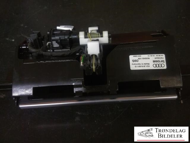 Bilstereo navigasjon skjerm til Audi A6 2011-2014 (Type IV, Fase 1) (C7) (C7) (BROSE|4G1 919 601 Q|923242-109|)
