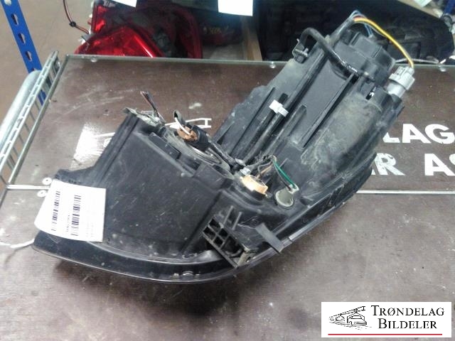 Frontlykt høyre halogen til Peugeot iOn 2011-2020  (6206W9|)