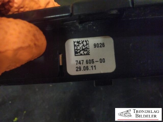 Taklyspanel til BMW X5 2007-2013 (E70) (E70) (HELLA|9225925|159568-10|965.598-59)