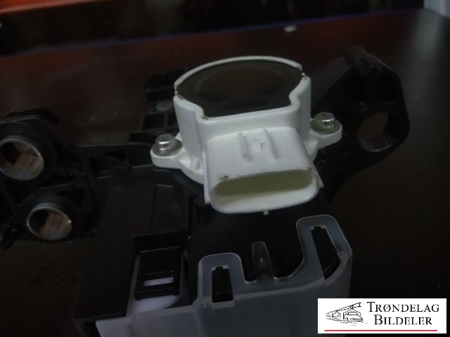 Girstang/girvelger automat til Lexus CT 2010-2020  (75C833-LHD|)