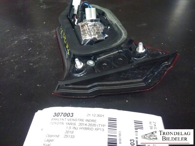 Baklykt venstre indre til Toyota Yaris 2014-2020 (Type III, Fase 2)  (81591-0D600|)