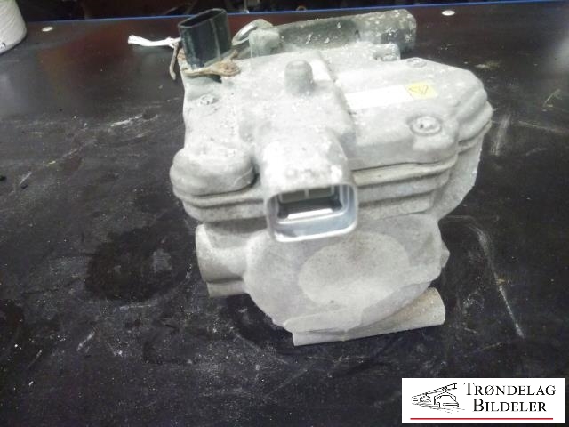 Aircondition kompressor hybrid til Toyota Yaris 2012-2014 (Type III, Fase 1) (DENSO|042200-1040|)
