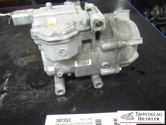 Aircondition kompressor til Toyota Yaris 2014-2020 (Type III, Fase 2)  (DENSO|042200-1501|)