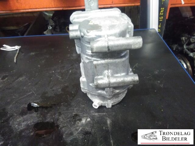 Aircondition kompressor til Toyota Yaris 2014-2020 (Type III, Fase 2)  (DENSO|042200-1501|)