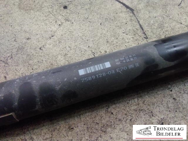 Mellomaksel til BMW X5 2007-2013 (E70) (E70) (BMW|26 10 7 589 128|)