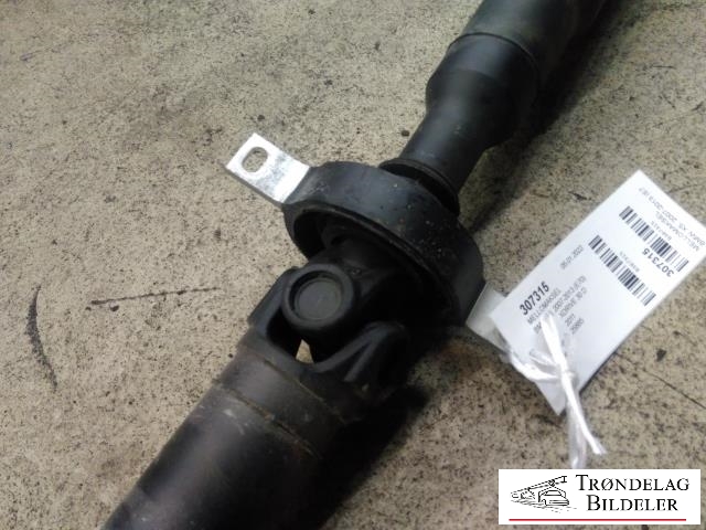 Mellomaksel til BMW X5 2007-2013 (E70) (E70) (BMW|26 10 7 589 128|)