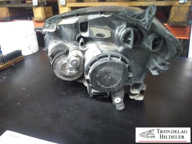 Frontlykt høyre halogen til Nissan Qashqai 2010-2014 (Type I, Fase 2) (HELLA|26010BR00A|1EL 010 335-06|)
