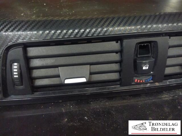 Dashbord friskluftdyse til BMW 3-Serie 2012-2018 (F30/F31/F34) (F30/F31/F34) (BMW|927552-15|508835|)