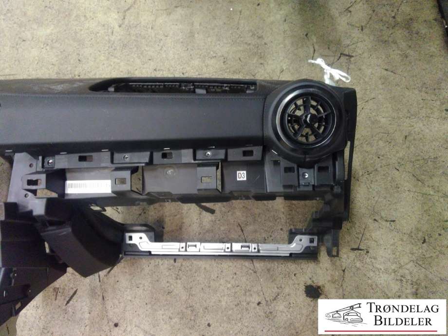 Dashbord til Nissan GT-R 2009-->>  