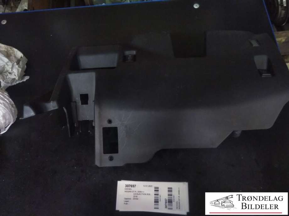 Deksel til Nissan GT-R, 2009-->>  