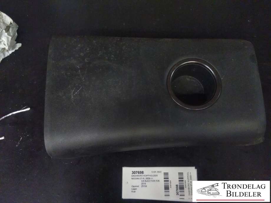 Dashbord koppholder til Nissan GT-R, 2009-->>  