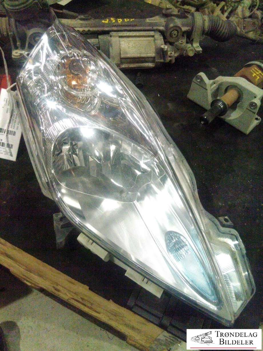 Frontlykt høyre halogen til Nissan Leaf, 2011-2017 (Type I)  (VALEO|26010-9RB0A)