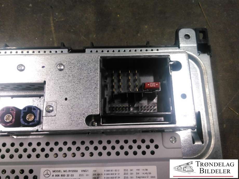 Bilstereo navigasjon skjerm til Mercedes Sprinter 2013-2018 (Fase 2) (906) (906) (RY2550|A9069003203|)