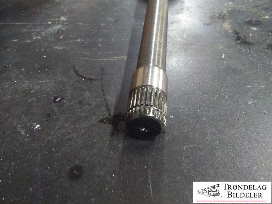 Drivaksel høyre foran, diesel/automat til BMW X1 2009-2015 (E84) (E84) (31 60 7 605 512|)