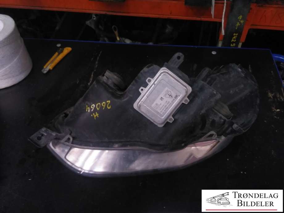 Frontlykt høyre xenon til Ford S-Max 2010-2015 (Type I, Fase 2)  (HELLA|6M21-13D154-AK|1ZS 009 250-42|)