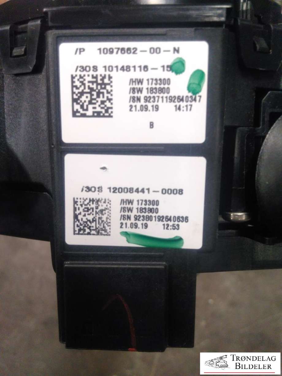 Bryter combi til Tesla Model 3 2018-2023 (Fase 1)  (1087662-00-N|30S 10148116-15|)