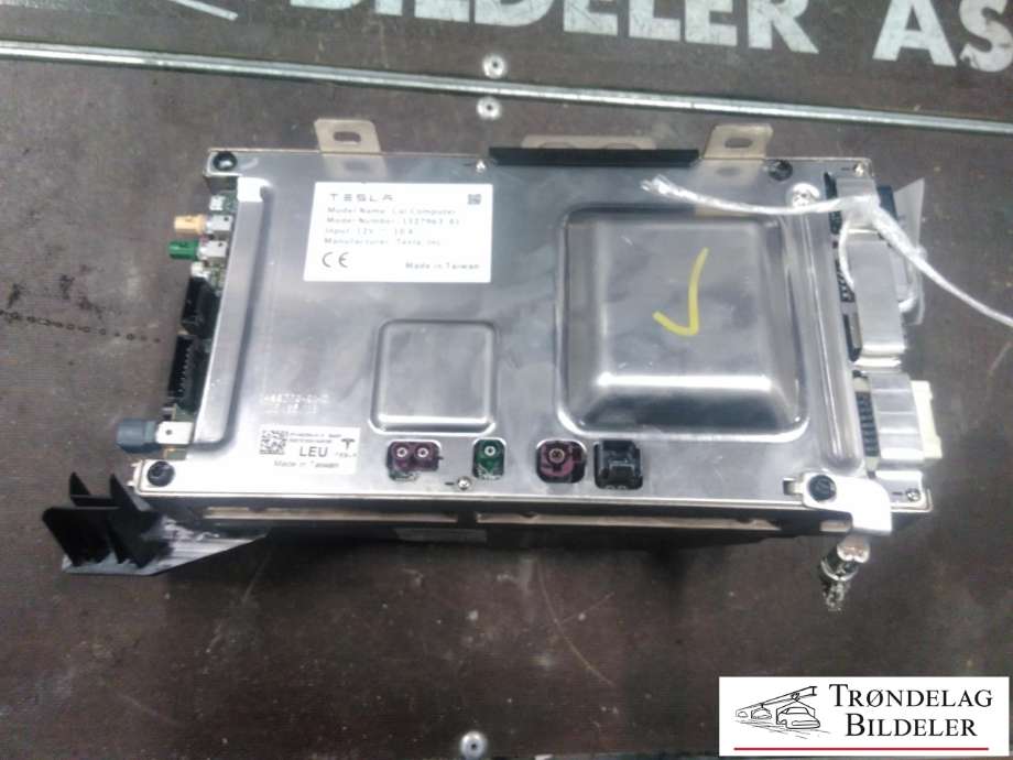 Styreenhet autopilot til Tesla Model 3 2018-2023 (Fase 1)  (1527963-01|1462554-01-H|B7S19241A00160)