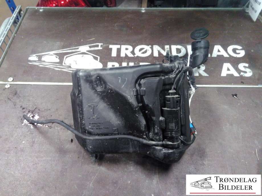 Spylertank foran til Tesla Model 3 2018-2023 (Fase 1) (P1090850-00-F|SAVS192302900769|)