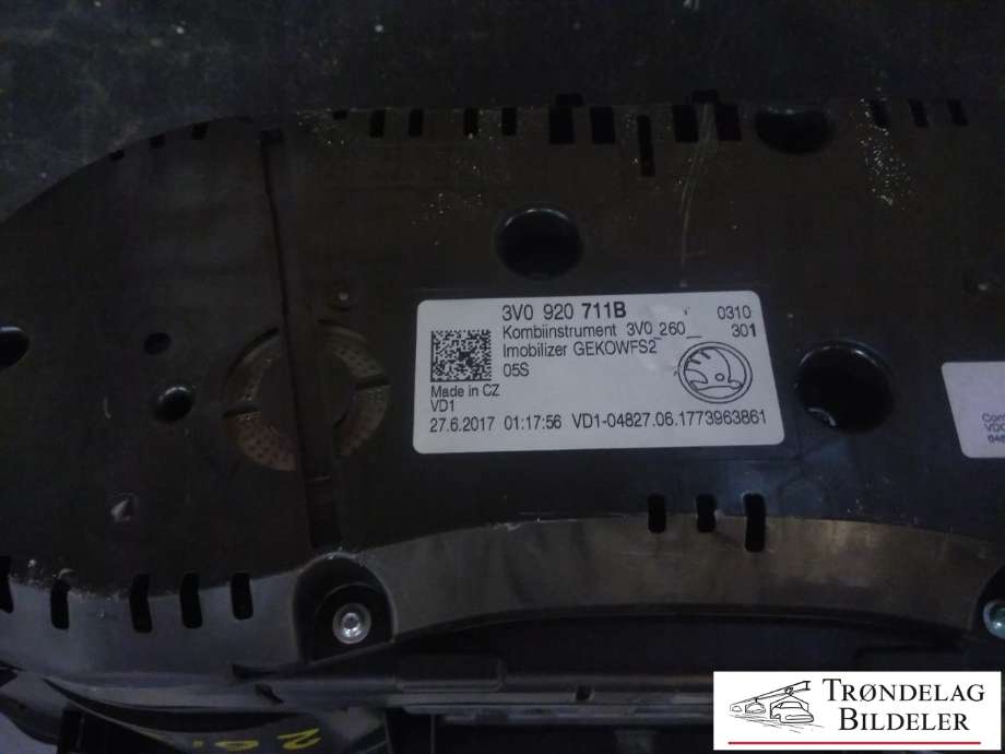 Instrumentpanel til Škoda Superb 2015-->> (Type III)  (3V0 920 711B|)