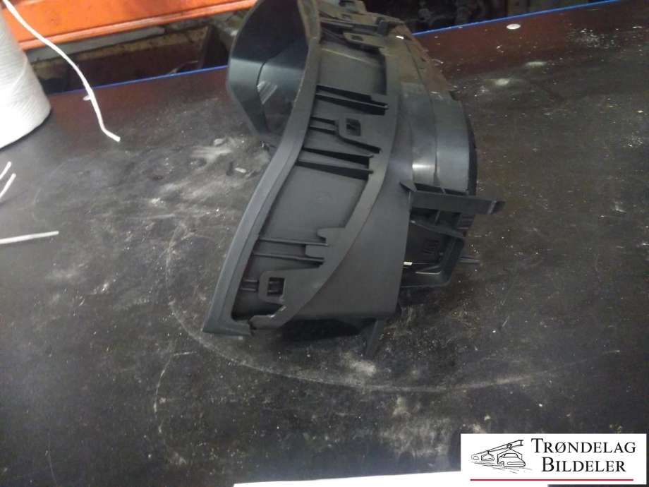 Instrumentpanel til Škoda Superb 2015-->> (Type III)  (3V0 920 711B|)