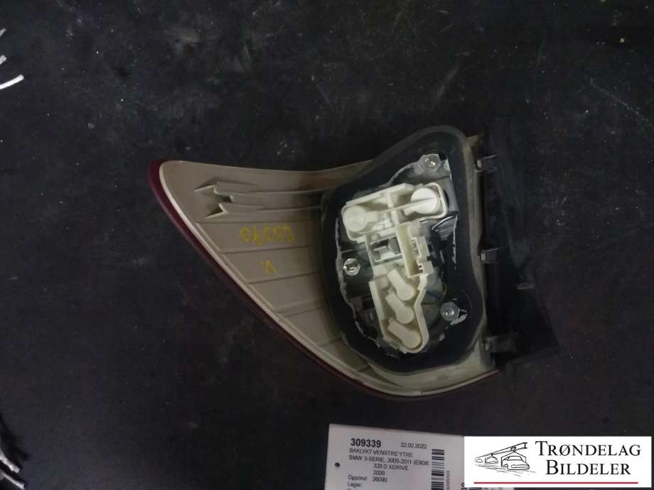 Baklykt venstre ytre til BMW 3-Serie 2005-2011 (E90/E91/E92/E93) (E90/E91/E92/E93) (63 21 7 289 431|)