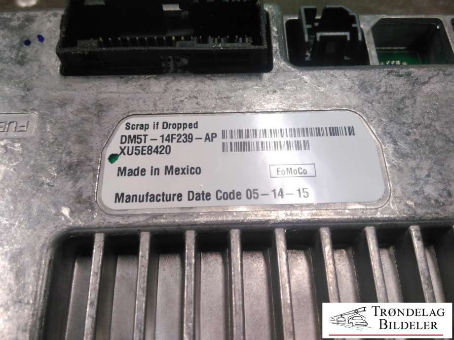 Bilstereo navigasjon skjerm til Ford Focus, electric 2012-2018  (DM5T-14F239-AP|XU5E8420|)
