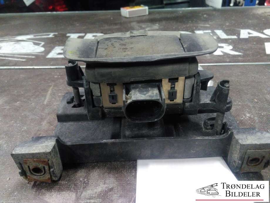 Sensor radar til Tesla Model S 2013-2016 (Fase 1)  (BOSCH|0203300327|39R05663|1038224-00-B)