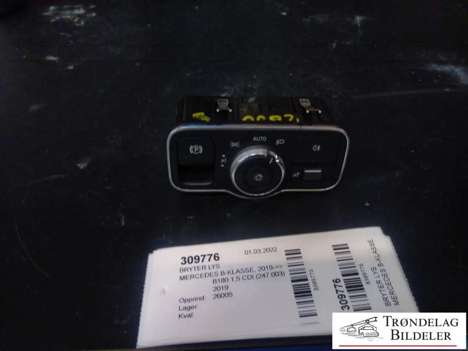Bryter lys til Mercedes B-Klasse, 2019-->> (W247) (W247) (A 247 905 29 02)