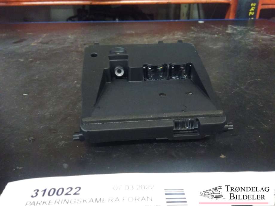 Parkeringskamera foran til Toyota Auris 2015-2019 (Type II, Fase 2)  (TOYOTA|88181-02030|)