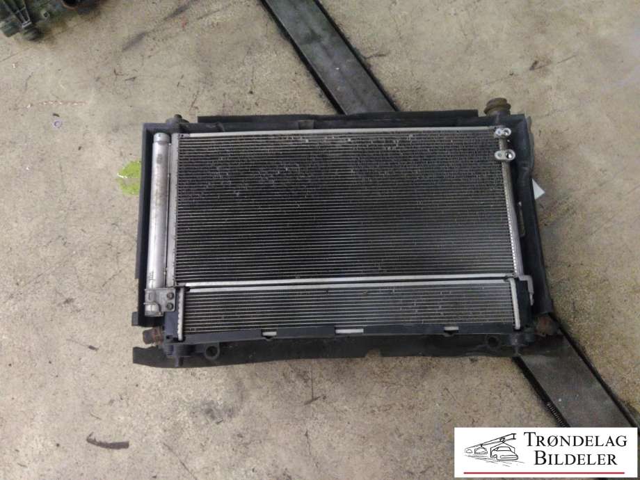Radiatorpakke til Toyota Auris 2015-2019 (Type II, Fase 2)  (MF422750-4594|16040-0T540|)