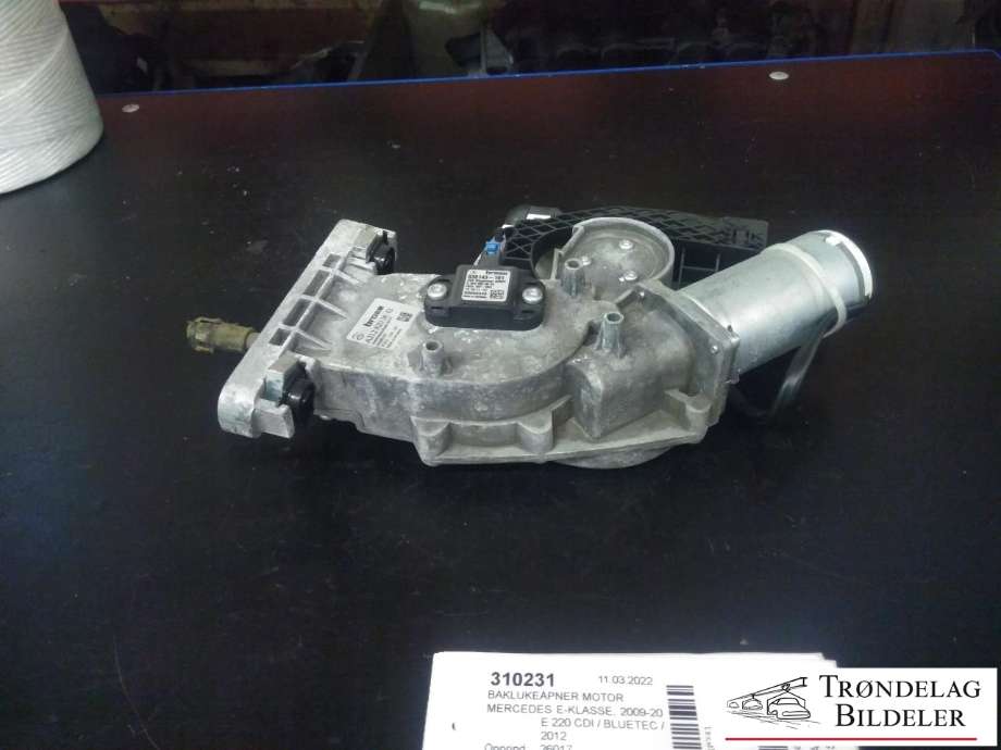 Baklukeåpner motor til Mercedes E-Klasse 2009-2013 (Fase 1) (W212) (W212) (CONTINENTAL|A 212 900 42 03|A 212 820 36 42|)