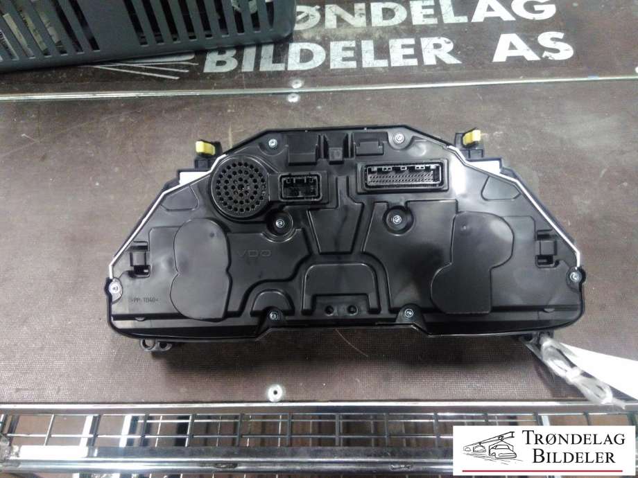 Instrumentpanel til Toyota Avensis 2015-2019 (Type III, Fase 2)  