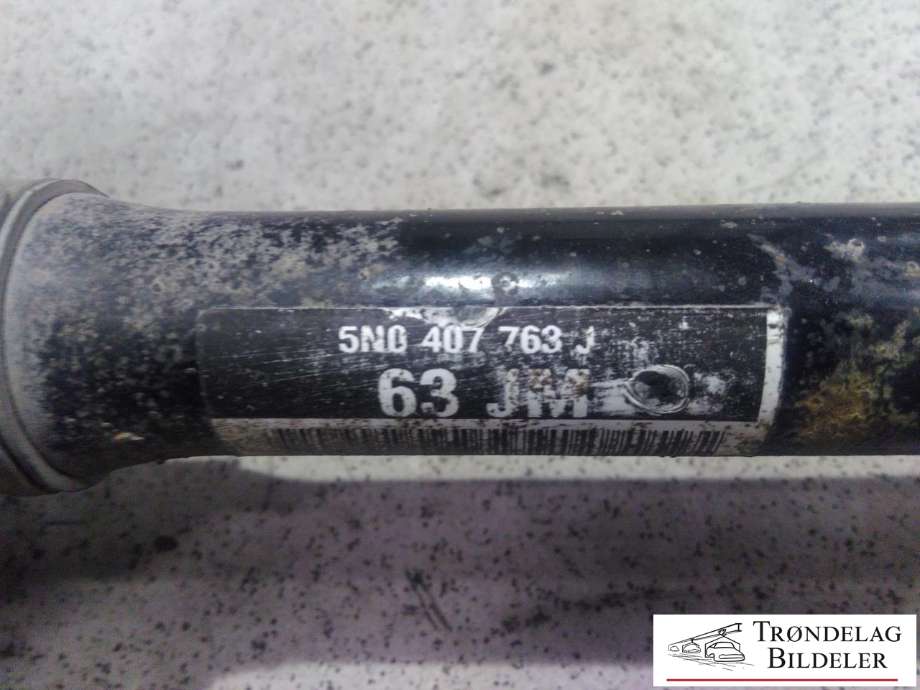 Drivaksel venstre foran, diesel/automat til VW Tiguan 2011-2016 (Type I, Fase 2) (5N0407763J|63JM|)