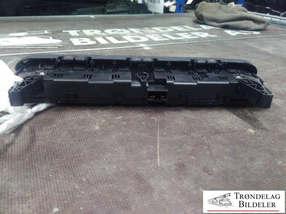 Bryter diverse til Audi Q5 2017-->> (Type II)  (8W0 925 301|)