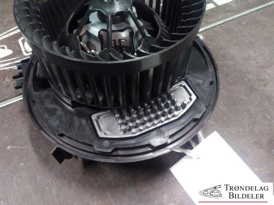 Varmeapparat motor til VW Passat 2015-2019 (Fase 1) (B8) (B8) (DENSO|3Q1 819 021 A|CZ016060-1201|)